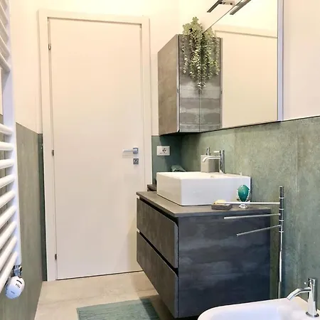 Porta Romana Brand New Flat 4pax Wifi *