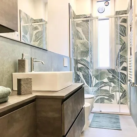Porta Romana Brand New Flat 4pax Wifi Апартаменты