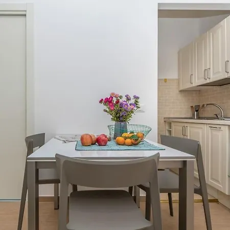 Liberty House, In Stile Retro! Apartman Milánó