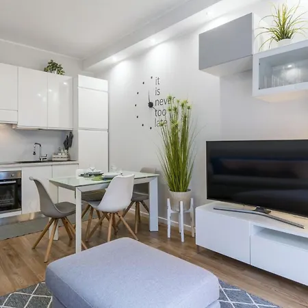 Apartment Easylife: Modern Trilocale In Gioia-porta Nuova