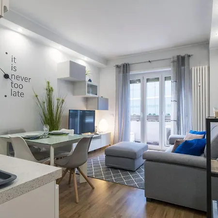 Apartment Easylife: Modern Trilocale In Gioia-porta Nuova
