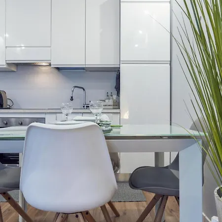 Easylife: Modern Trilocale In Gioia-porta Nuova Apartment
