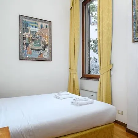 Piazza Duomo - Antico Dell'800 Milão