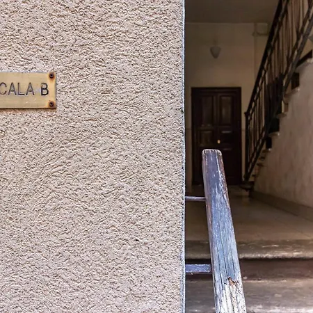 Susi's House, Via Pinaroli - By Host4u Milan