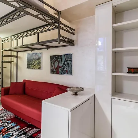 Apartment Susi's House, Via Pinaroli - By Host4u Milan