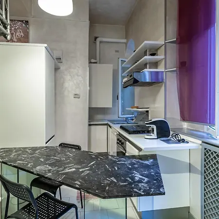 Susi's House, Via Pinaroli - By Host4u Milan