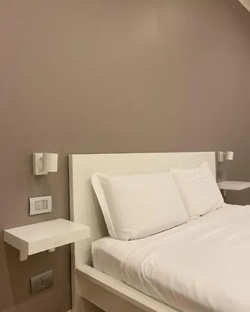 Easy - And Navigli Apartmanhotel Milánó