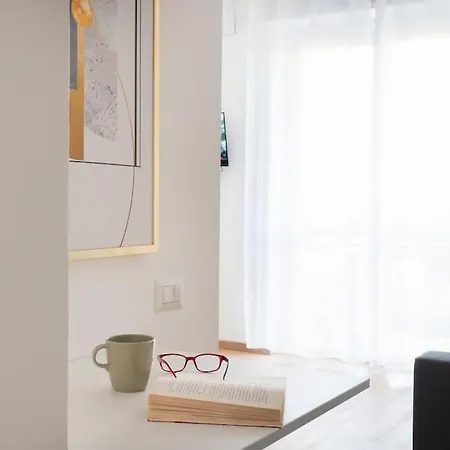 Modern House Dergano A 150 Metri Metro Apartament