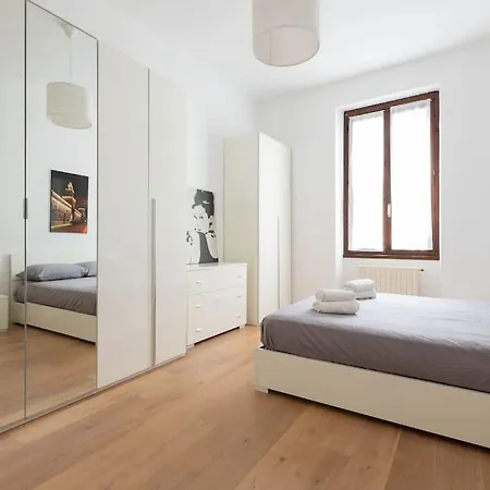 Porta Nuova Diamond Tower Flat 아파트