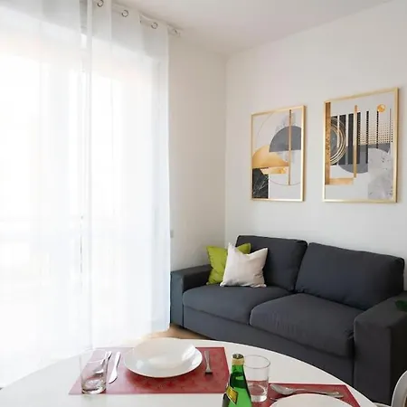 Modern House Dergano A 150 Metri Metro Apartament