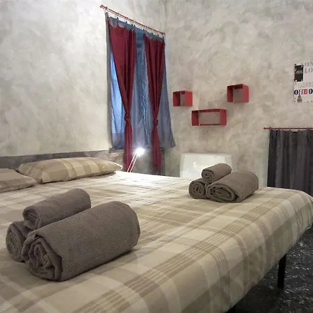 Temporary House - Navigli * Milan