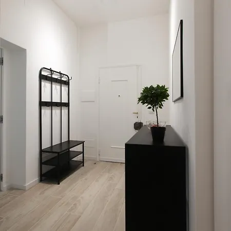 Lovely - Lovely Porta Romana