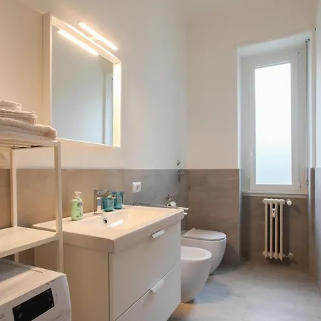 Lovely - Lovely Porta Romana