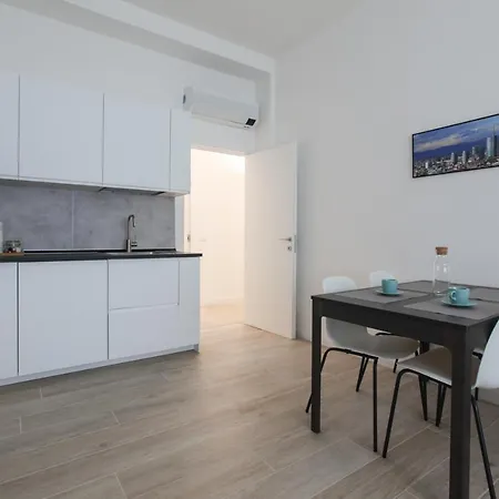 Lovely - Lovely Porta Romana Apartment