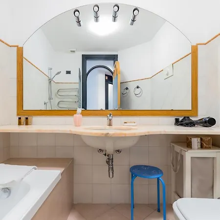 Retreats Duomo Carrobbio Apartament Mediolan
