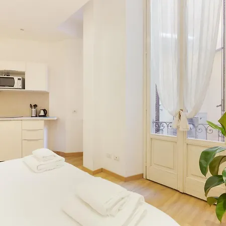 Guesthost - In The Heart Of Milano! Apartament Mediolan