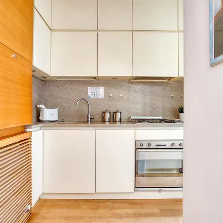Joivy Vibrant With Balcony Apartment
