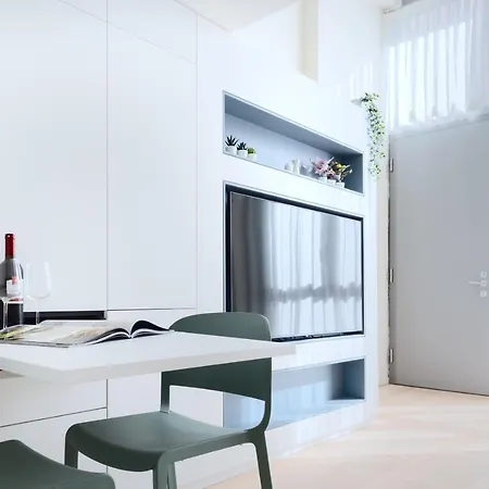 Apartment Touch&go - Via Gaetano Previati 38,