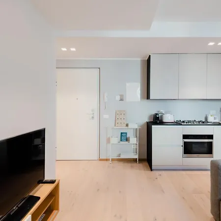 Easylife: Modern Near Porta Venezia And Indro Montanelli Park *