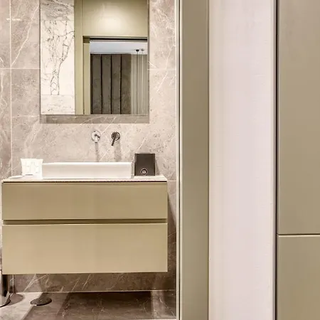 Le Del Corso The Smart Boutique By Ospitami Milan