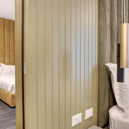 Apartment Le Del Corso The Smart Boutique By Ospitami
