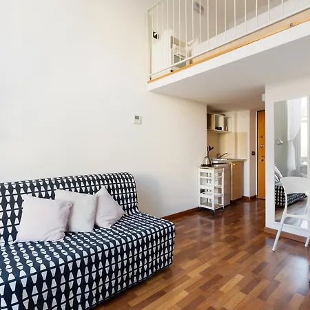 アパート Guesthost - Apts Milano-corso Magenta ミラノ