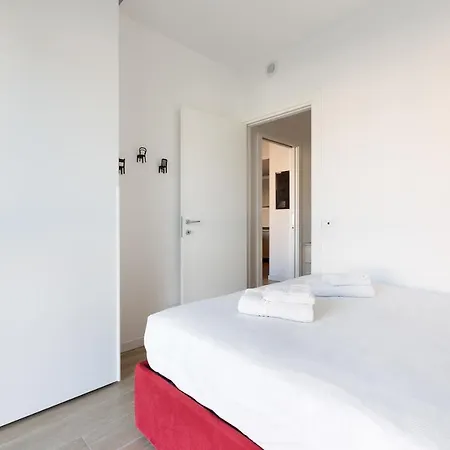 Renovated Politecnico Terrace Apt Милан