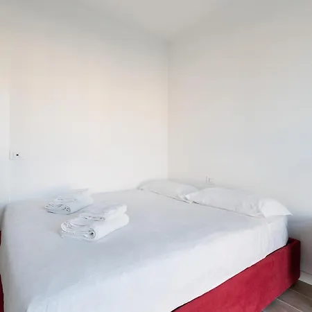 Renovated Politecnico Terrace Apt Апартаменты Милан