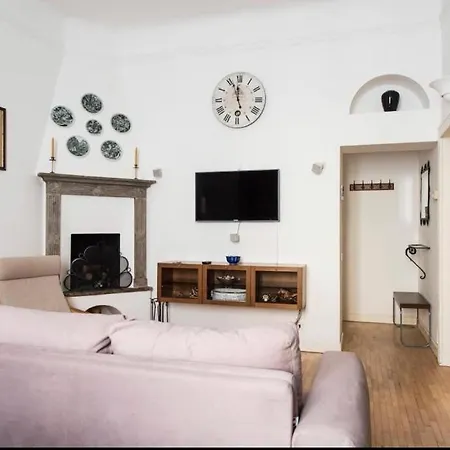 Joivy Classic Flat Near Basilica Di Sant'ambrogio * Mediolan