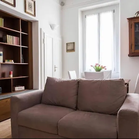 Joivy Classic Flat Near Basilica Di Sant'ambrogio * Mediolan