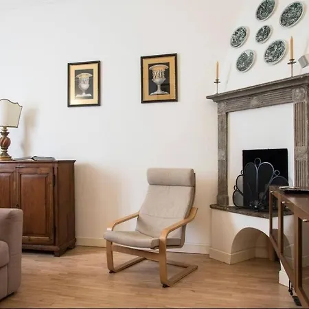 Joivy Classic Flat Near Basilica Di Sant'ambrogio * Mediolan
