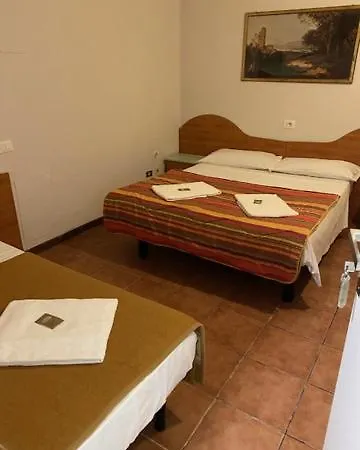 Galla Hotel *