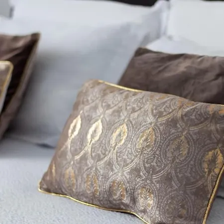 Exclusive Plus Parking Apartment Milan