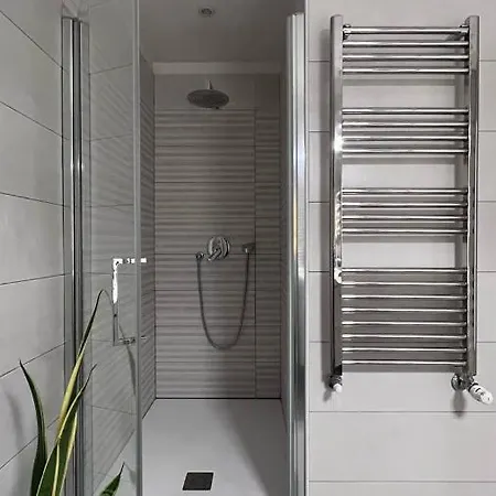 Life Is Beautiful Design Loft Navigli Romolo, Netflix, Wifi, Ac And Street Parking Apartment *