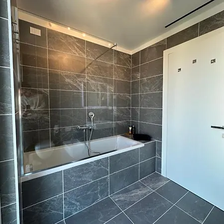 Torre - Luxury Modern Flat