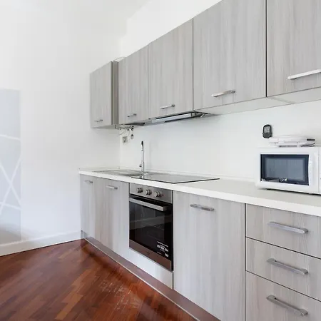 Guesthost - Near Piazza Firenze Daire