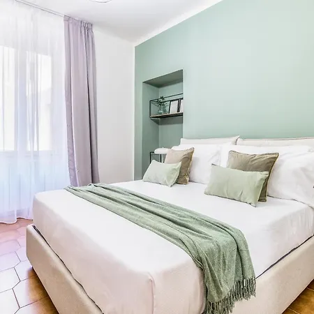 Apartment Beplace In Porta Garibaldi Milan