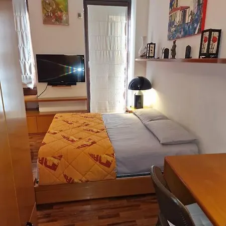 Osti 3 Beautifully Furnished ミラノ