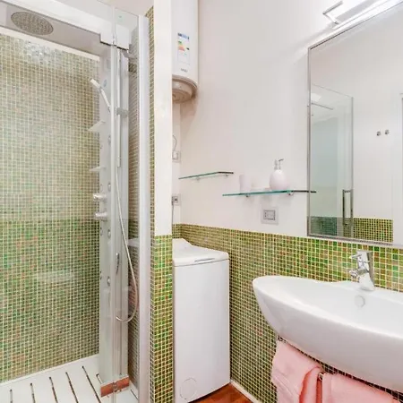 Your Place In דירה