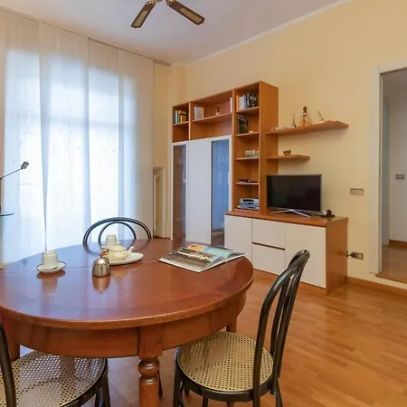 Comodo Tra Brera E Porta Nuova * ميلان
