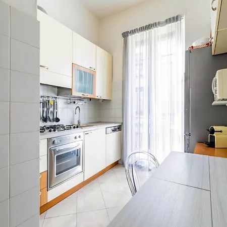Easylife - Goditi Il Fascino Di Soggiornando In Un Accogliente Trilocale A Porta Venezia
