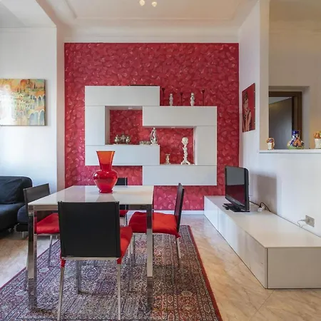 Segrino, Elegant In The Heart Of The Isola District Apartamento *