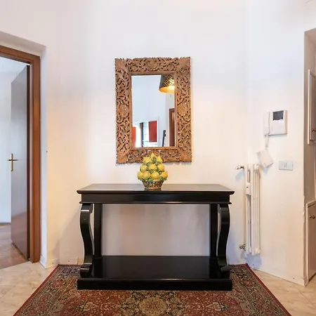 Apartamento Segrino, Elegant In The Heart Of The Isola District Milán