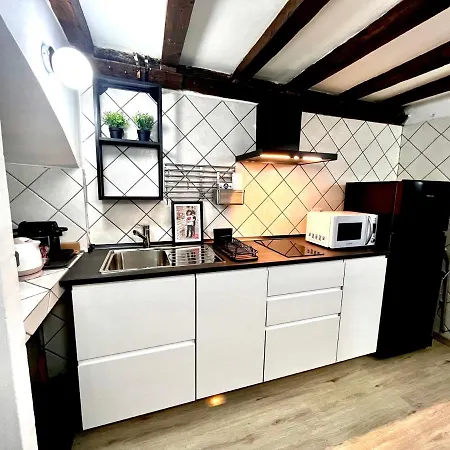 Naviglium Darsena Apartment