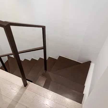 Elegante E Spazioso Quadrilocale In Porta Venezia 밀라노