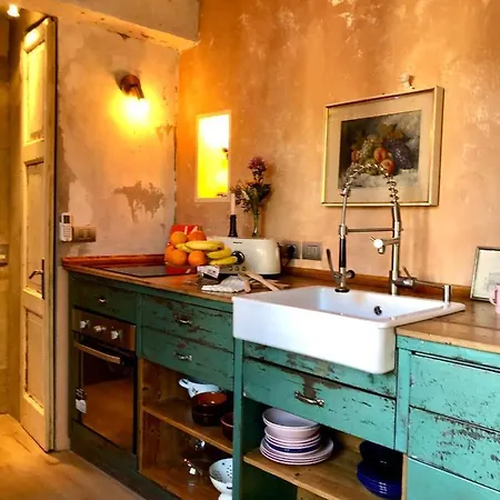 Charming And Design Attic Loft In Coolest Area Navigli Ticinese דירה מילאנו