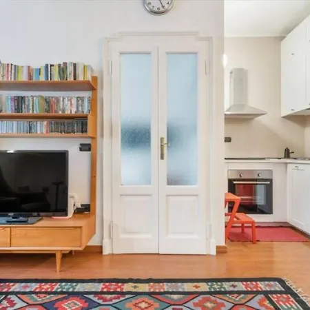 Guesthost - Porta Romana Near Bagni Misteriosi Appartement Milaan