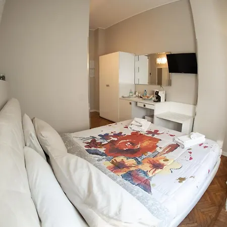 La Isabella Guest house