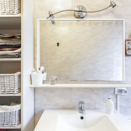 Segrino, Elegant In The Heart Of The Isola District * Milán