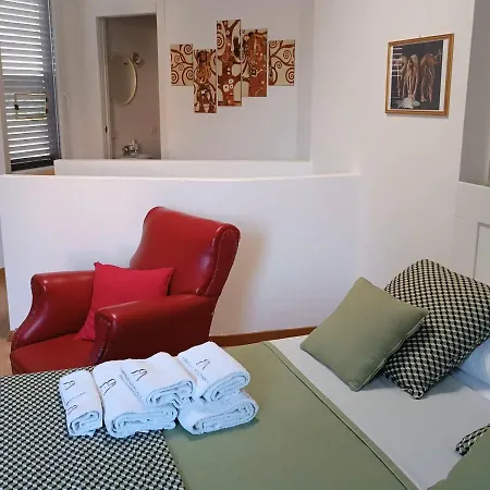 Collection: Naviglio Martesana Apartman Milánó